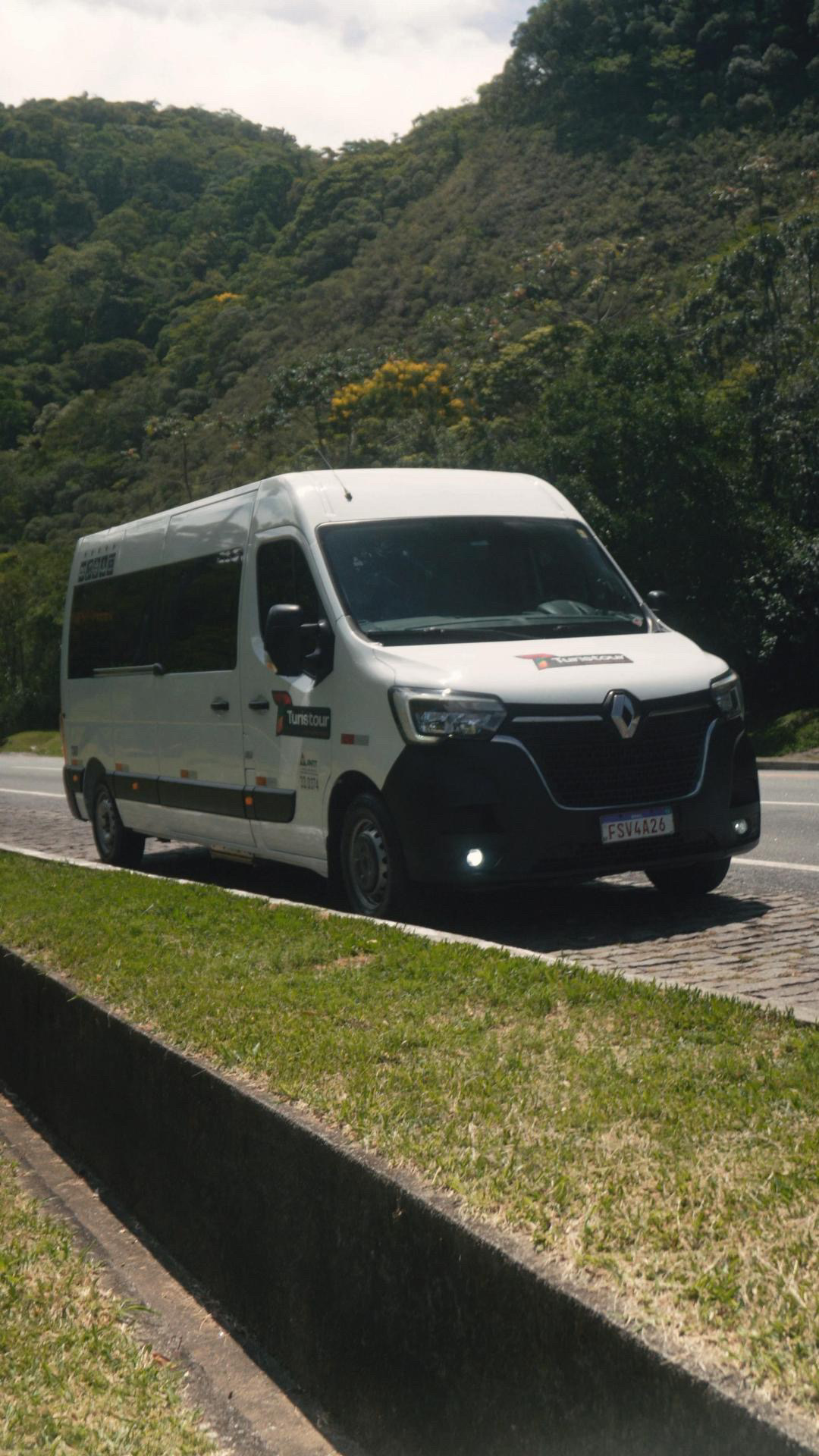 Locação de transporte - van executiva